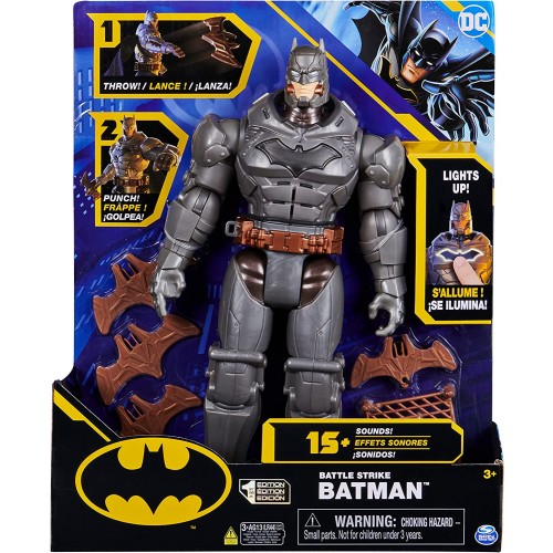 DC COMICS, BATMAN, Personaggio Deluxe Battle Strike Batman da 30 cm, 5 accessori, oltre 15 suoni, Spin Master 6064833