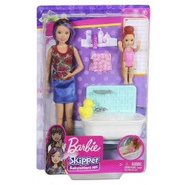 Barbie - Bambola Skipper Babysitter con Vasca da Bagno, Bambina Che Muove Le Braccia e Accessori, Mattel FXH05-FHY97